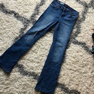 Kut from the Kloth Karen Baby Bootcut Jeans